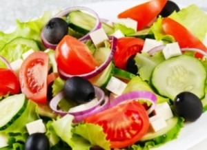 Греческий салат с сыром фета